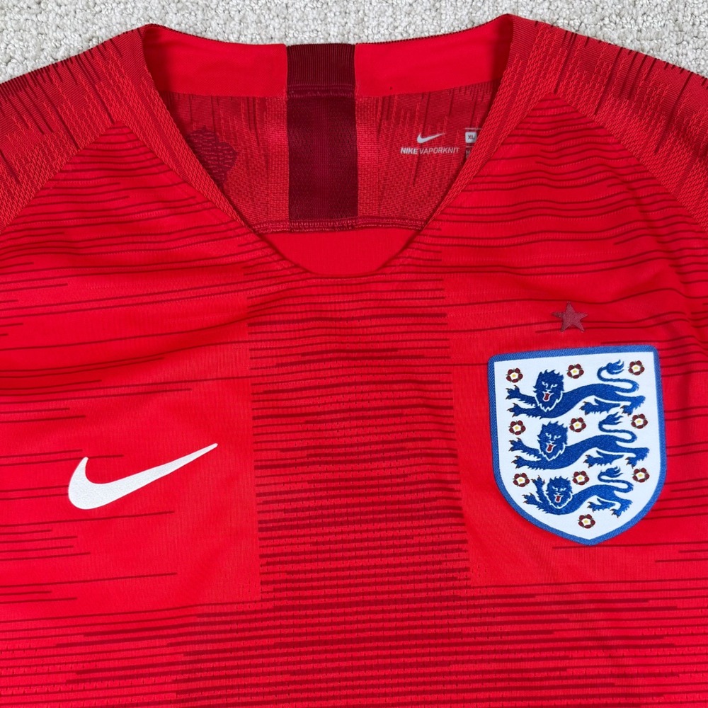 Nike Mens XL Red 2018 England National Team Vaporknit Soccer Jersey